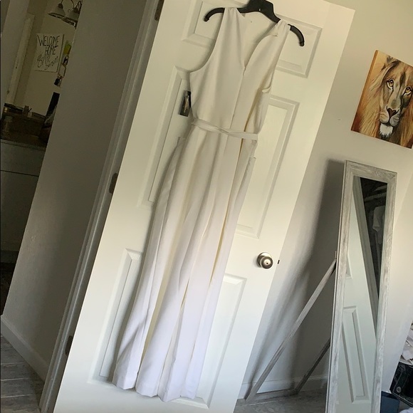 New w/ 🏷 White jumpsuit - Picture 5 of 5